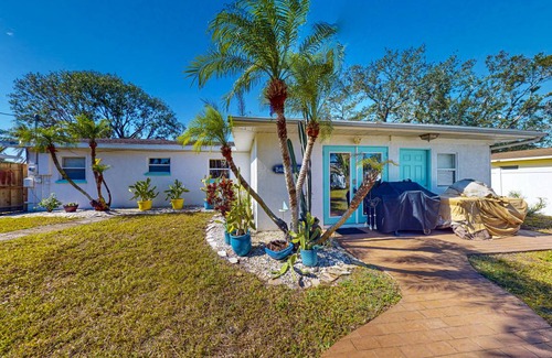 South Bradenton House | 112 m² House ∙ 2 bedrooms ∙ 4 guests