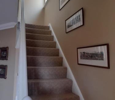 Newbridge House | 112 Roseberry Hill