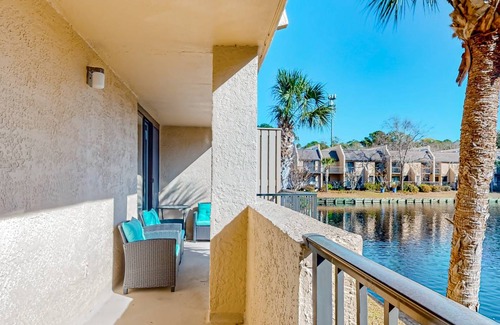 Folly Field Condo | 113 m² Condo ∙ 2 bedrooms ∙ 6 guests