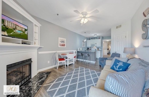 Huddleston Apartment | #113 Pointe - 1 Bedroom Lakefront Condo at Mariners SML