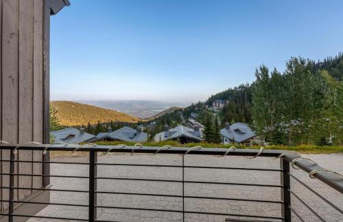 Sandpoint House | 114 Crystal Run #2