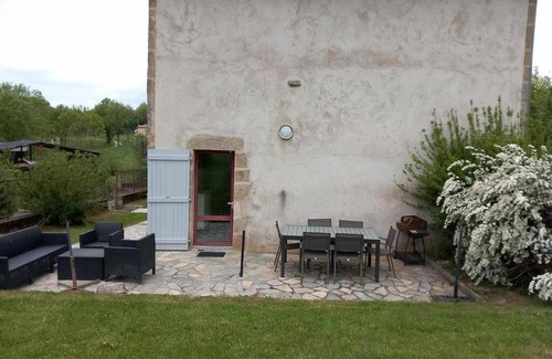 Senaillac-Latronquiere House | 114 m² Gîte ∙ 4 bedrooms ∙ 8 guests