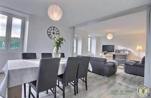 Ploufragan House | 115 m² Gîte ∙ 3 bedrooms ∙ 6 guests