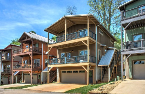 Asheville Cottage | 116 m² Cabin ∙ 3 bedrooms ∙ 6 guests