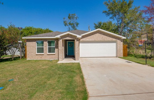 Gun Barrel City House | 116 m² House ∙ 3 bedrooms ∙ 8 guests