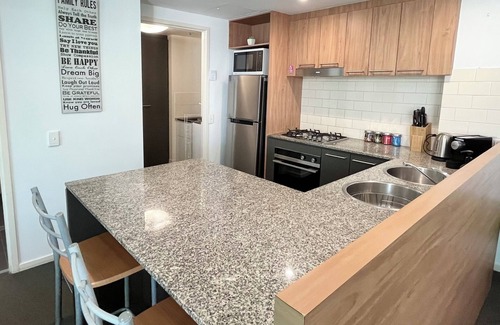 Cairns Central Business District Apartment | '117' Impressions by the Sea ~ 2BR 2Bth Pool Gym CarPark