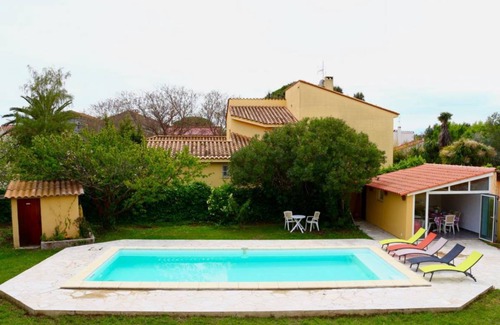 Saint-Esteve House | 118 m² Gîte ∙ 4 bedrooms ∙ 6 guests