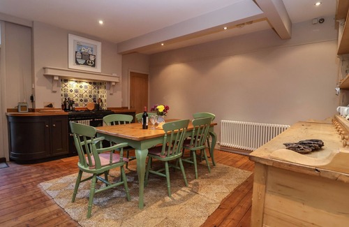 Aldeburgh Cottage | 11A MARKET CROSS PLACE, pet friendly, with a garden in Aldeburgh