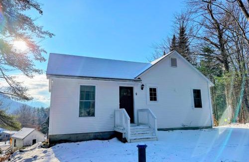 Sugar Hill Ski Chalet | 11G Quintessential New Engalnd Cottage with Fantastic Views!