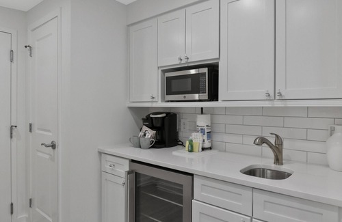 Four Mile Village Condo | 11th Floor Luau at Sandestin Studio - Newly Renovated- with Lagoon-style pool!