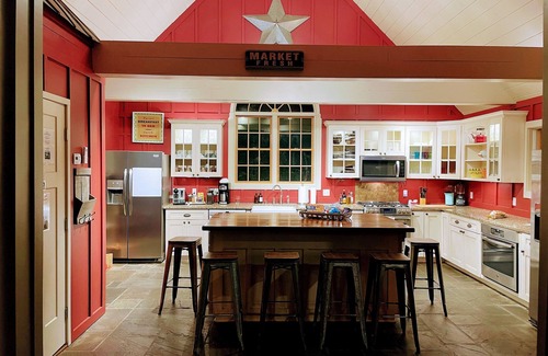 Montrose House | 12 Bedroom Lake House, 150 ft Lakefront, 1 Acre, Beach, Ski Elk Mountain Poconos
