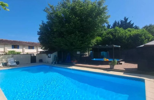 Saint-Pierre-de-Juillers House | 120 m² House ∙ 4 bedrooms ∙ 8 guests