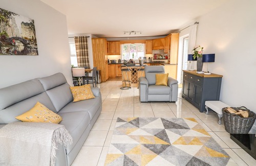 Buncrana Cottage | 12 HILLVIEW, pet friendly, with open fire in Buncrana, County Donegal
