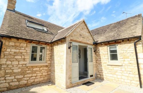 Kingham House | 12 Manor Farm Close