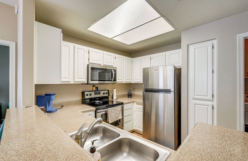 Central Scottsdale Condo | 12 Mi to Old Town Scottsdale: Condo w/Pool Access