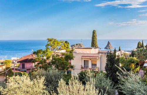 Aci Trezza Apartment | 120 m² Apartment ∙ 3 bedrooms ∙ 6 guests