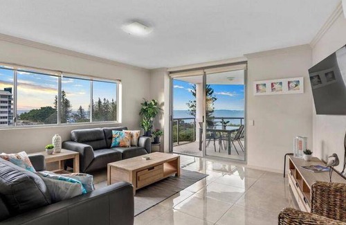 Scarborough Apartment | 120 m² Apartment ∙ 3 bedrooms ∙ 6 guests