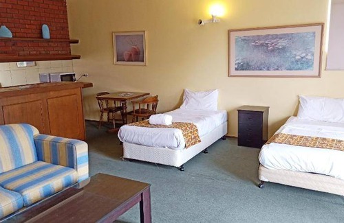 Glen Waverley Apartment | 120 m² Apartment ∙ 3 bedrooms ∙ 127 guests