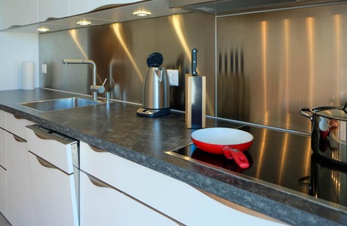Gwatt Apartment | 120 m² Apartment ∙ 3 bedrooms ∙ 6 guests