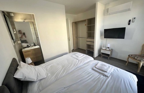 Satolas-et-Bonce House | 120 m² House ∙ 8 bedrooms ∙ 15 guests