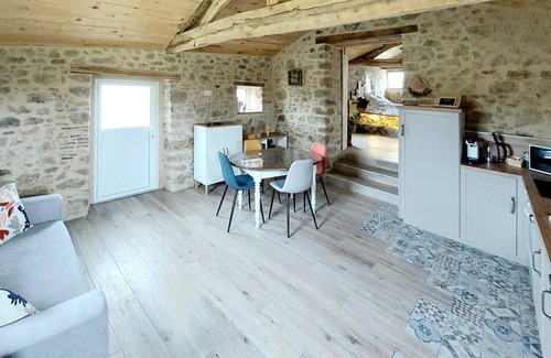 Mauleon House | 120 m² House ∙ 1 bedroom ∙ 4 guests