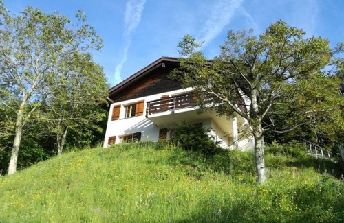 Ruetli House | 120 m² House ∙ 3 bedrooms ∙ 4 guests