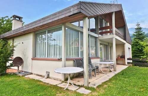 Montreux House | 120 m² House ∙ 4 bedrooms ∙ 6 guests