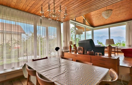 Montreux House | 120 m² House ∙ 4 bedrooms ∙ 6 guests