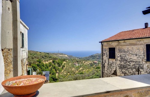 Civezza House | 120 m² House ∙ 4 bedrooms ∙ 7 guests