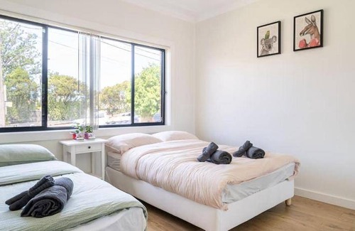 Lidcombe House | 120 m² House ∙ 5 bedrooms ∙ 10 guests