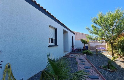 Caux-et-Sauzens Villa | 120 m² Villa ∙ 4 bedrooms ∙ 8 guests