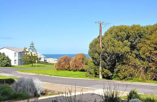 Hayborough House | 120 Seagull Hayborough - BYO Linen - Wi-Fi Beach Pet Friendly