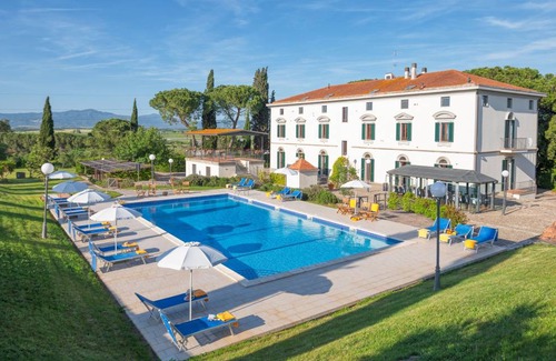 Gavorrano Villa | 1200 m² Villa ∙ 13 bedrooms ∙ 26 guests