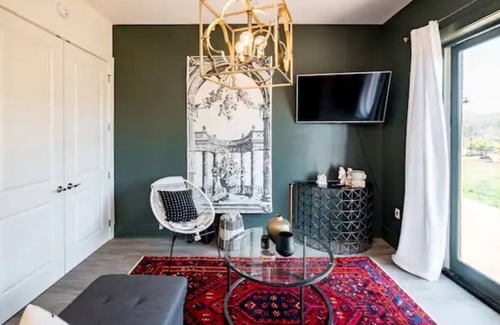 Central Business District Condo | 1208 Commerce St. #104