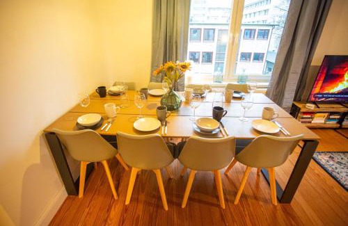 Borgfelde Apartment | 120qm/City Loft/Tischkicker