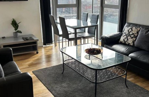 City Centre Glasgow Apartment | 121 m² Apartment ∙ 3 bedrooms ∙ 6 guests