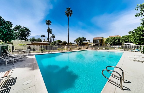 Palm Springs Condo | 121 m² Condo ∙ 2 bedrooms ∙ 4 guests