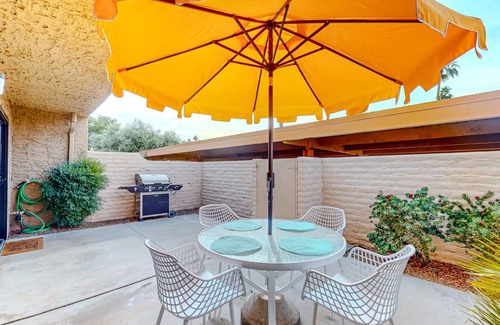 Palm Springs Condo | 121 m² Condo ∙ 2 bedrooms ∙ 4 guests