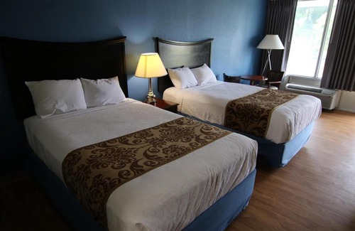 Gold Rock Hotel | 121 Motel Battleboro