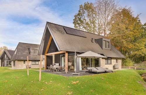 Exloo House | 122 m² Bungalow ∙ 4 bedrooms ∙ 8 guests
