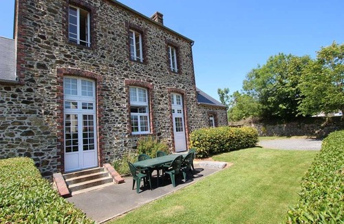 Servigny House | 123 m² Gîte ∙ 4 bedrooms ∙ 8 guests