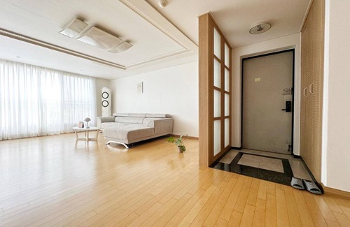 Cheongdam Apartment | 125 m² Apartment ∙ 3 bedrooms ∙ 8 guests