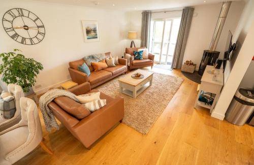 West Laroch Villa | 125 m² Villa ∙ 2 bedrooms ∙ 4 guests