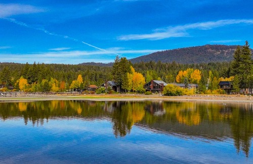 Lake Forest Condo | 126 m² Condo ∙ 3 bedrooms ∙ 7 guests