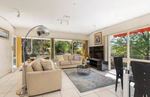 Yarralumla House | 128 m² House ∙ 3 bedrooms ∙ 6 guests