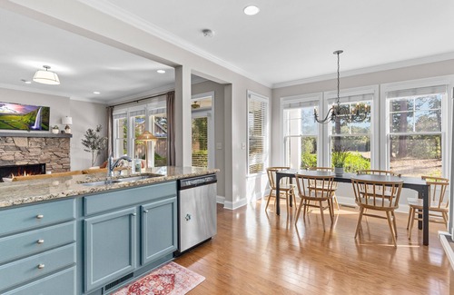 Reynolds Landing House | 12th Fairway Cottage at the Landing, Reynolds Lake Oconee. Lake Access!