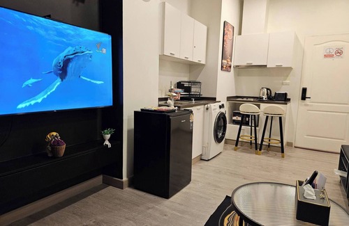 Khlong Ton Sai Condo | 12th Floor Cozy Studio Room, 5-10 Mins walk to IconSiam and BTS