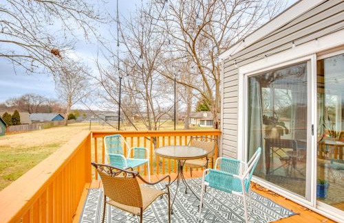 Blue Springs House | 13 Mi to Arrowhead Stadium Blue Springs Home!