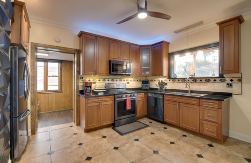 Maywood House | 13 Mi to Dtwn Chicago: Maywood Home w/Fireplace