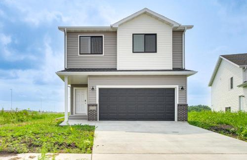 Horace House | 13 Mi to Dtwn Fargo North Dakota Family Home!